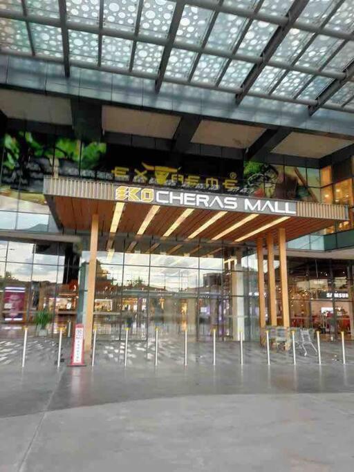 2Br 8Pax Swingduplexekocherasmall—Infinitypool Mrt Kuala Lumpur Eksteriør bilde